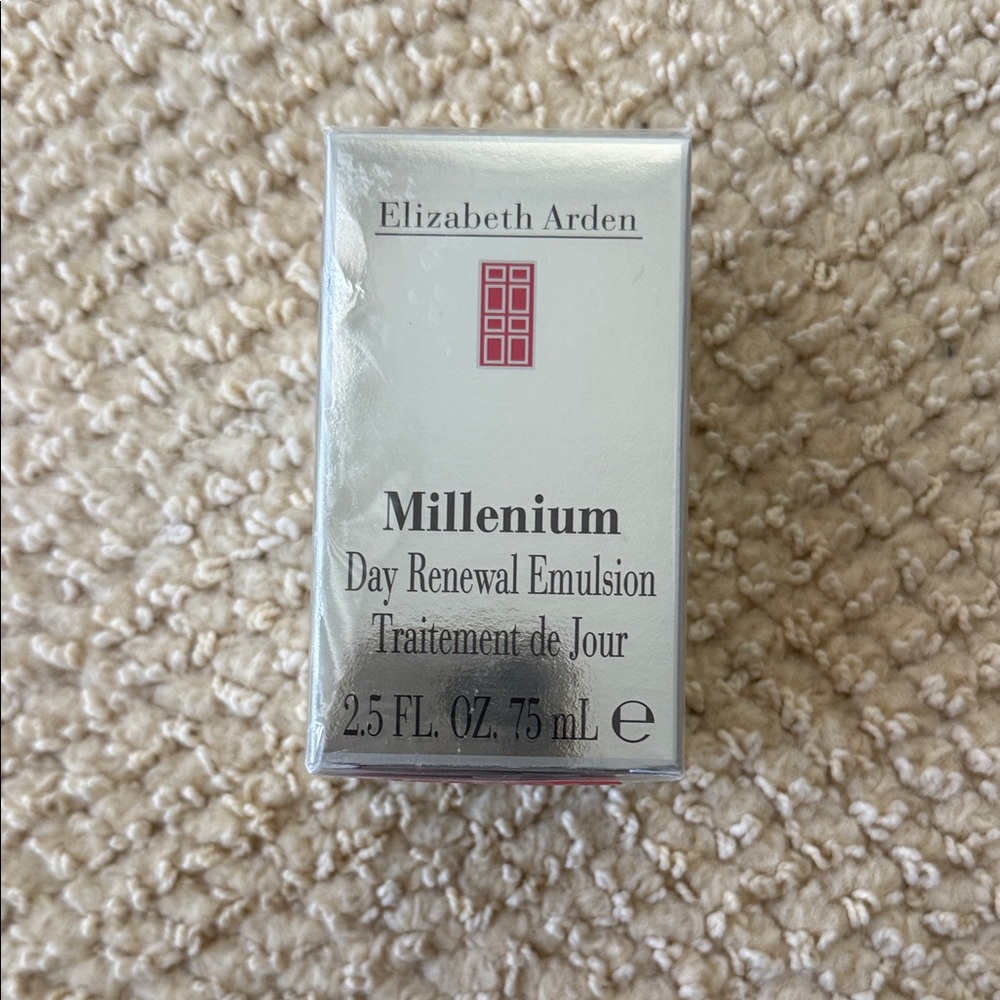 Elizabeth Arden Millenium Day Renewal Emulsion Silver Box